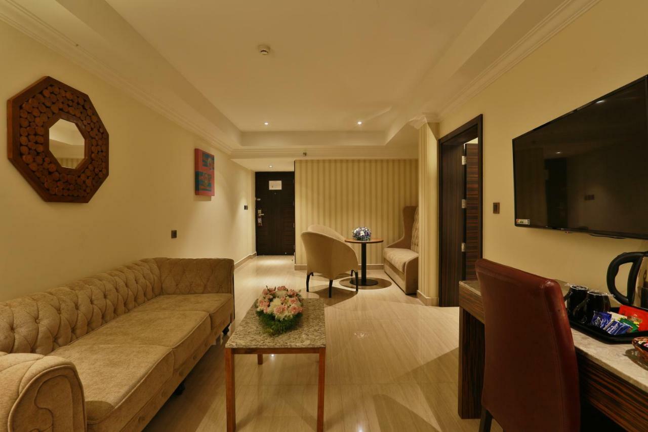 Hotel Luminara Kochi Ngoại thất bức ảnh
