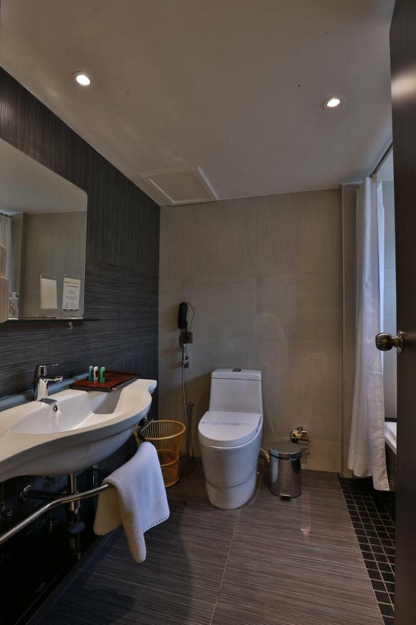 Hotel Luminara Kochi Ngoại thất bức ảnh